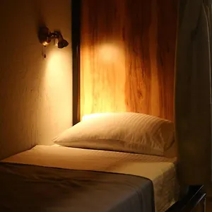 https://hostel-nomad.alltbilisihotels.com