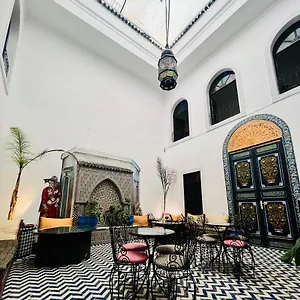 احجز هنا