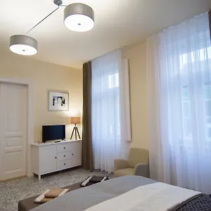 https://zora-apartman.egerhotels.net
