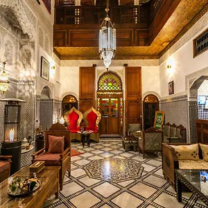 احجز هنا